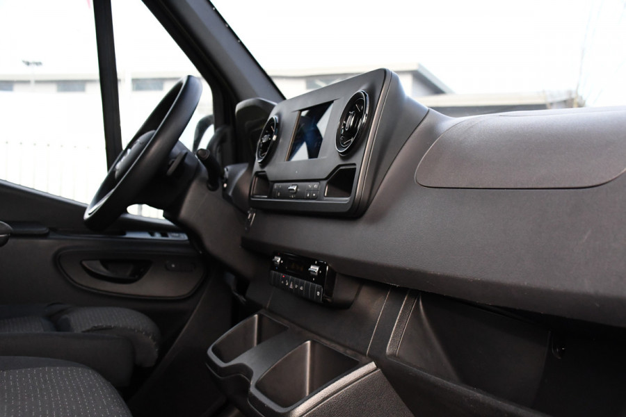 Mercedes-Benz Sprinter 319 1.9 CDI L2H2 4x4 Black Edition Camera, Cruise, Carplay, LED, 190pk, Automaat, 4Matic, Multimedia, Uniek!