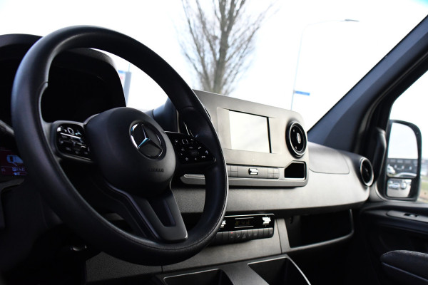 Mercedes-Benz Sprinter 319 1.9 CDI L2H2 4x4 Black Edition Camera, Cruise, Carplay, LED, 190pk, Automaat, 4Matic, Multimedia, Uniek!