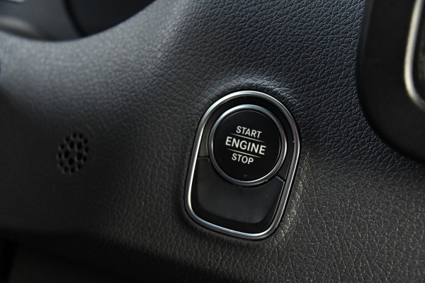 Mercedes-Benz Sprinter 319 1.9 CDI L2H2 4x4 Black Edition Camera, Cruise, Carplay, LED, 190pk, Automaat, 4Matic, Multimedia, Uniek!