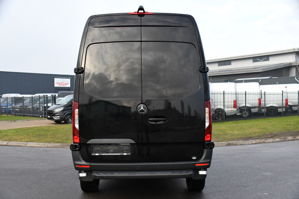 Mercedes-Benz Sprinter 319 1.9 CDI L2H2 4x4 Black Edition Camera, Cruise, Carplay, LED, 190pk, Automaat, 4Matic, Multimedia, Uniek!