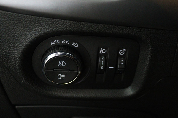 Opel Astra Sports Tourer 1.4 Turbo 120 Jaar Edition (TREKHAAK, PARKEERSENSOREN, CRUISE CONTROL, NAVIGATIE)