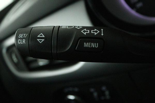 Opel Astra Sports Tourer 1.4 Turbo 120 Jaar Edition (TREKHAAK, PARKEERSENSOREN, CRUISE CONTROL, NAVIGATIE)