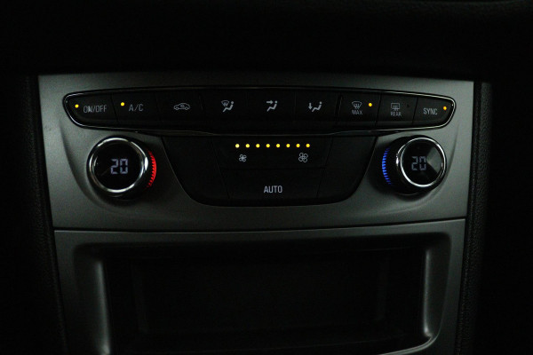 Opel Astra Sports Tourer 1.4 Turbo 120 Jaar Edition (TREKHAAK, PARKEERSENSOREN, CRUISE CONTROL, NAVIGATIE)