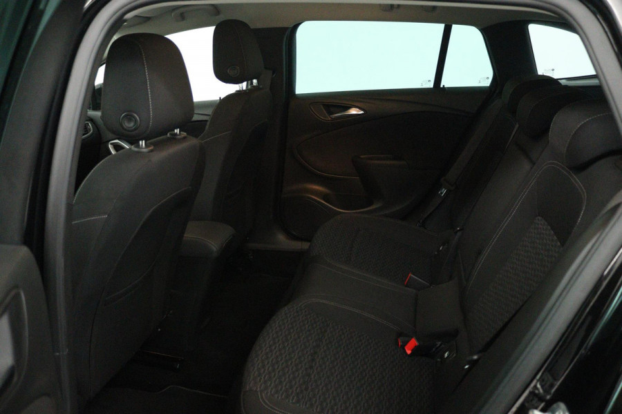 Opel Astra Sports Tourer 1.4 Turbo 120 Jaar Edition (TREKHAAK, PARKEERSENSOREN, CRUISE CONTROL, NAVIGATIE)