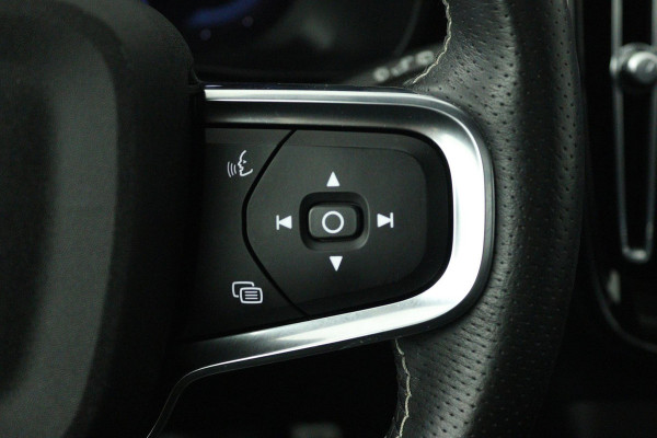 Volvo XC40 Recharge P8 AWD R-Design (PANORAMADAK, HARMAN/KARDON, STUUR/STOEL VERWARMING, CAMERA, PARKEERSENSOREN)