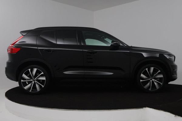 Volvo XC40 Recharge P8 AWD R-Design (PANORAMADAK, HARMAN/KARDON, STUUR/STOEL VERWARMING, CAMERA, PARKEERSENSOREN)
