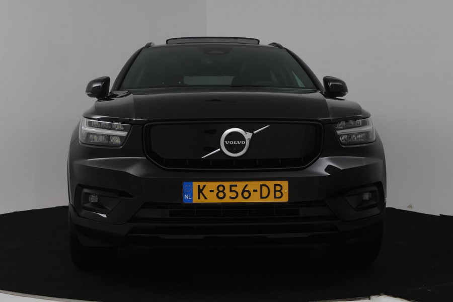 Volvo XC40 Recharge P8 AWD R-Design (PANORAMADAK, HARMAN/KARDON, STUUR/STOEL VERWARMING, CAMERA, PARKEERSENSOREN)