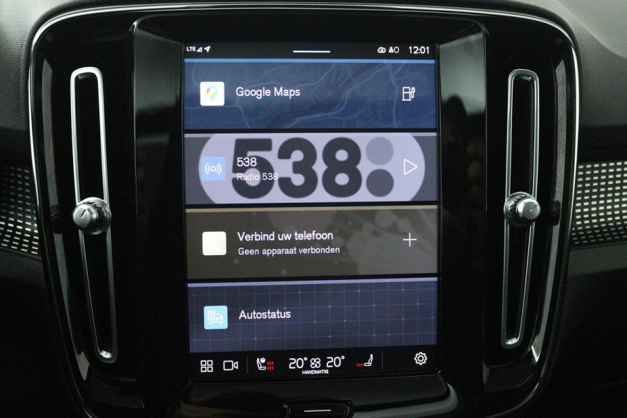 Volvo XC40 Recharge P8 AWD R-Design (PANORAMADAK, HARMAN/KARDON, STUUR/STOEL VERWARMING, CAMERA, PARKEERSENSOREN)