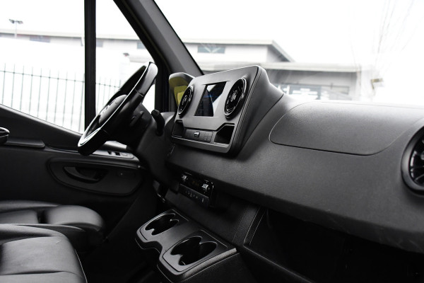 Mercedes-Benz Sprinter 317 1.9 CDI L2H2 RWD PB Edition Camera, Cruise, Carplay, LED, Leder, Stoelverwaming, 170pk, Trekhaak, Automaat, Mbux, Uniek!