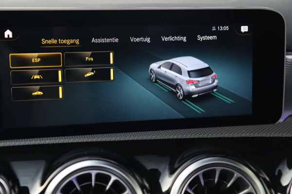 Mercedes-Benz A-Klasse 220 AMG Line / PANO / CAMERA / ALCANTARA / DODEHOEK / WIDE SCREEN