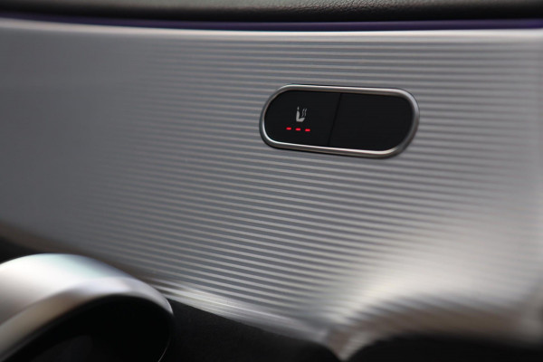 Mercedes-Benz A-Klasse 220 AMG Line / PANO / CAMERA / ALCANTARA / DODEHOEK / WIDE SCREEN