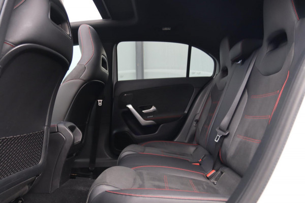 Mercedes-Benz A-Klasse 220 AMG Line / PANO / CAMERA / ALCANTARA / DODEHOEK / WIDE SCREEN