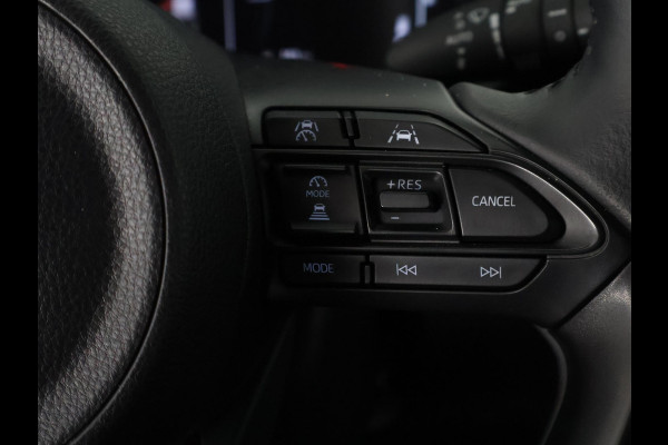 Toyota Yaris Cross 1.5 Hybrid 115 Dynamic Luxury | Stuur- & Stoelverwarming | Apple Carplay & AndroidAUTO |