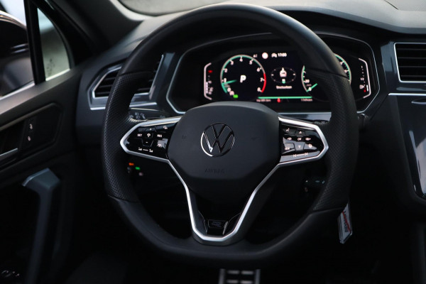 Volkswagen Tiguan 1.5 TSI 3x R-Line / PANO / VIRTUAL / ACC / CAMERA / CARPLAY / STUUR+STOELVERW