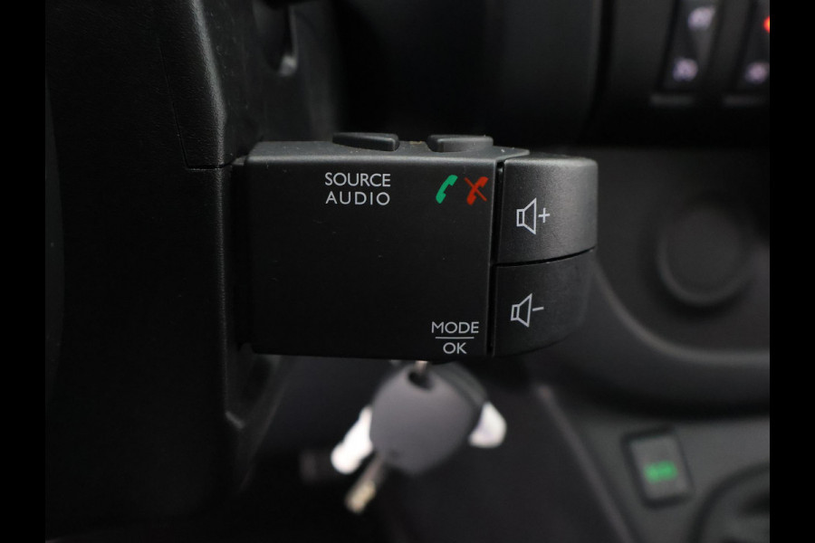 Renault Trafic 2.0 DCI 120 PK T29 L1H1 NAVI 100% OH AIRCO. LAADVLOER BETIMMERING.COMFORT PAKKET.MEDIA PAKKET ETC