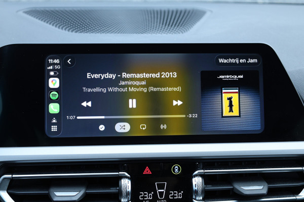 BMW 3 Serie Touring 330e Business Edition Plus Individual / Leder / LED /