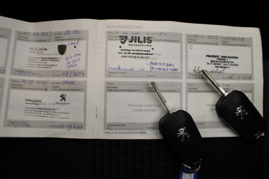 Peugeot 5008 1.2 PureTech Blue Lease Executive |Navi|