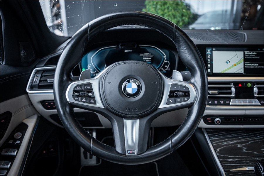 BMW 3-serie 330e High Executive - M Sport | Panorama | H&K | Memory | ACC