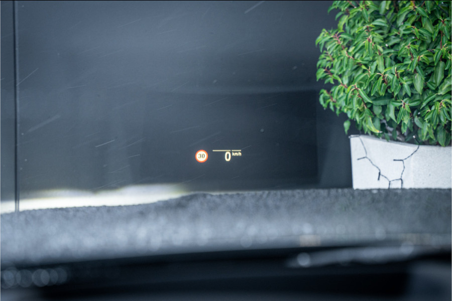 BMW 3-serie 330e High Executive - M Sport | Panorama | H&K | Memory | ACC