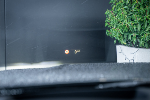 BMW 3-serie 330e High Executive - M Sport | Panorama | H&K | Memory | ACC