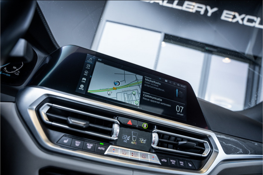 BMW 3-serie 330e High Executive - M Sport | Panorama | H&K | Memory | ACC