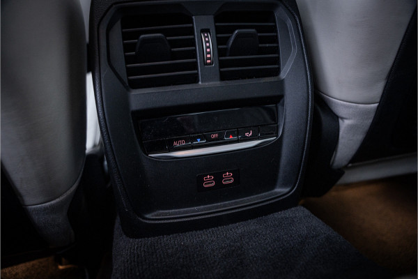 BMW 3-serie 330e High Executive - M Sport | Panorama | H&K | Memory | ACC