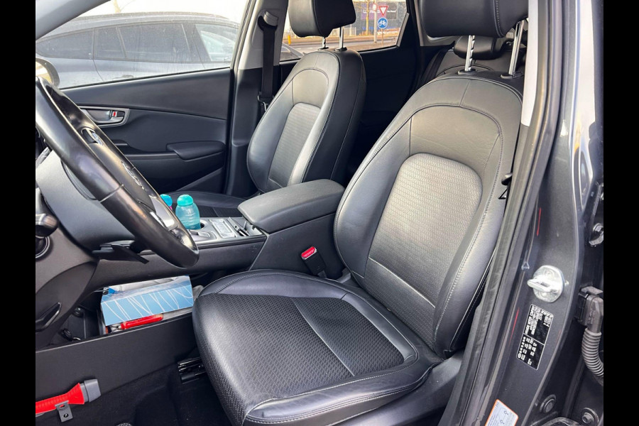 Hyundai Kona EV Premium 64 kWh Stoelverwarming | Stoelventilatie | Panoramadak | Trekhaak | Adaptive Cruise Control