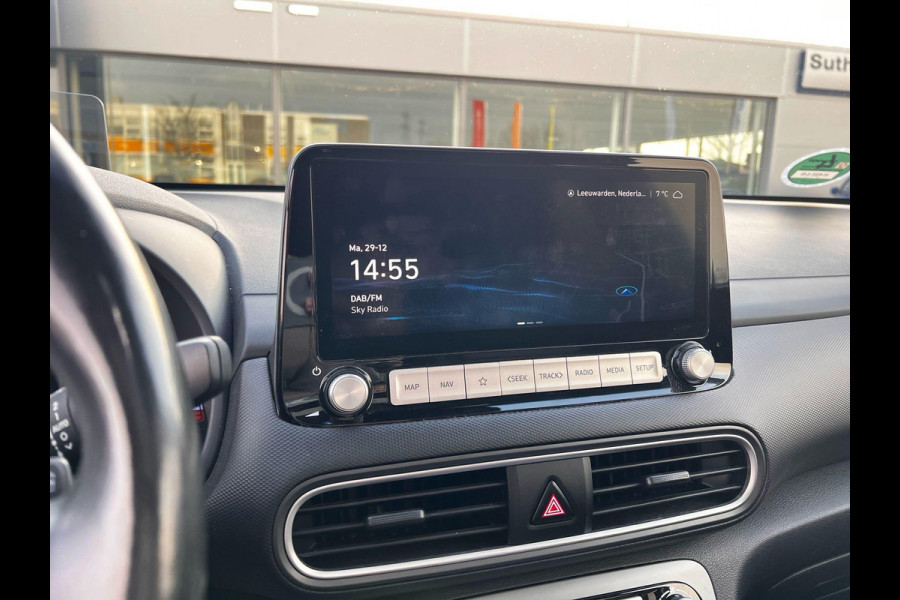 Hyundai Kona EV Premium 64 kWh Stoelverwarming | Stoelventilatie | Panoramadak | Trekhaak | Adaptive Cruise Control