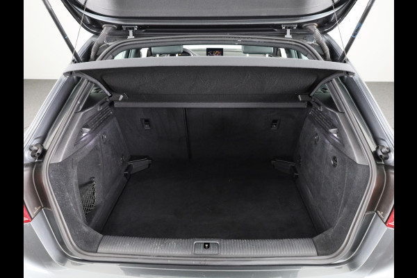 Audi A3 Sportback 35 TFSI CoD Advance Sport 150pk | Navigatie | Virtual Cockpit | 18 inch Lichtmetalen velgen | Verwarmbare voorstoelen | Led koplampen | Trekhaak