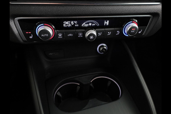 Audi A3 Sportback 35 TFSI CoD Advance Sport 150pk | Navigatie | Virtual Cockpit | 18 inch Lichtmetalen velgen | Verwarmbare voorstoelen | Led koplampen | Trekhaak