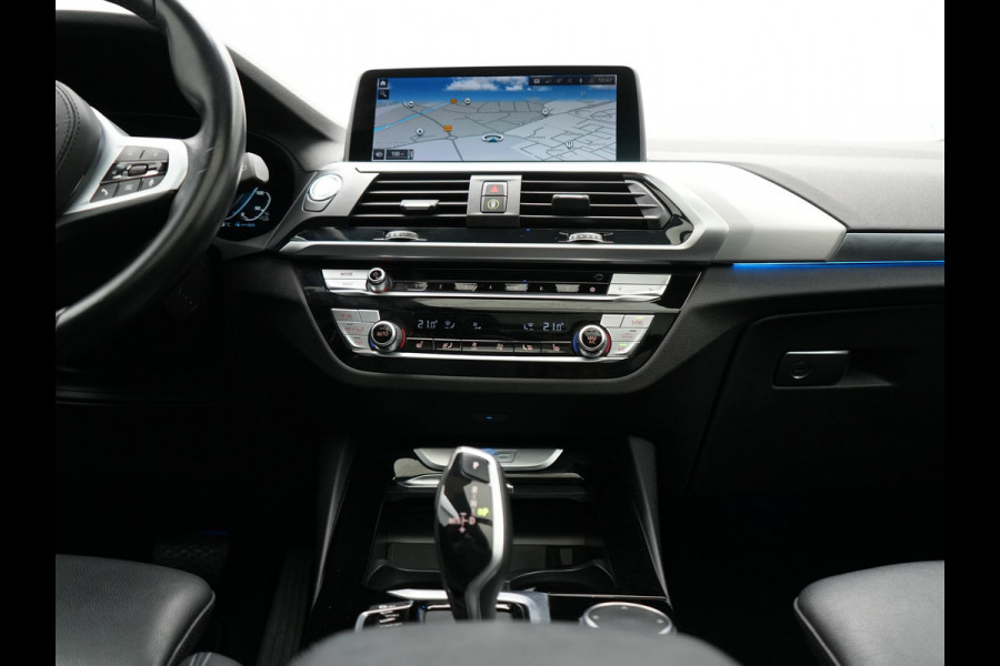BMW X3 xDrive30e xLine Plug In Hybrid 293pk Dealer O.H PHEV | Trekhaak Af Fabriek | Panodak | Head Up | Adaptive LED | Lederen Sportstoelen Verwarmd | Keyless | Apple Carplay | Cruise Control | M Sportstuur | Navigatie | Virtual | DAB |