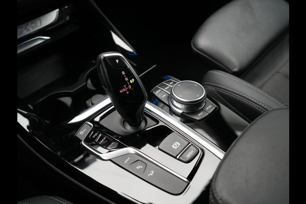 BMW X3 xDrive30e xLine Plug In Hybrid 293pk Dealer O.H PHEV | Trekhaak Af Fabriek | Panodak | Head Up | Adaptive LED | Lederen Sportstoelen Verwarmd | Keyless | Apple Carplay | Cruise Control | M Sportstuur | Navigatie | Virtual | DAB |