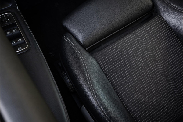 Mercedes-Benz A-Klasse 180 Business Solution AMG Ambient Cruise Navigatie Camera Sportstoelen Leer LED 19" LMV