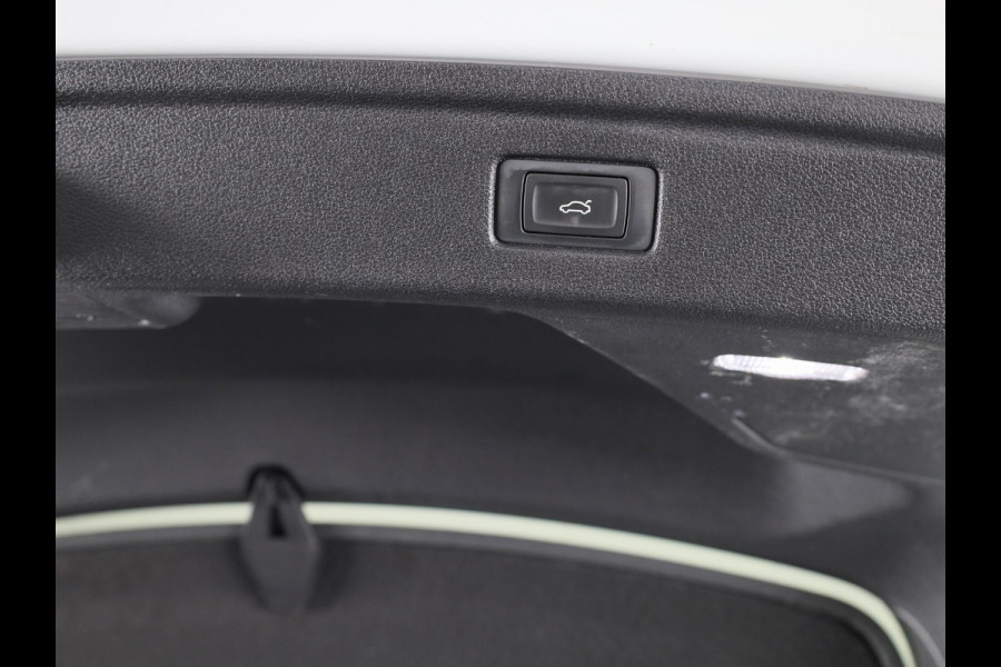 Audi A5 Sportback 40 TFSI Sport S-line black edition 190pk | Panoramadak | Navigatie | Led koplampen | 19 inch lichtmetalen velgen