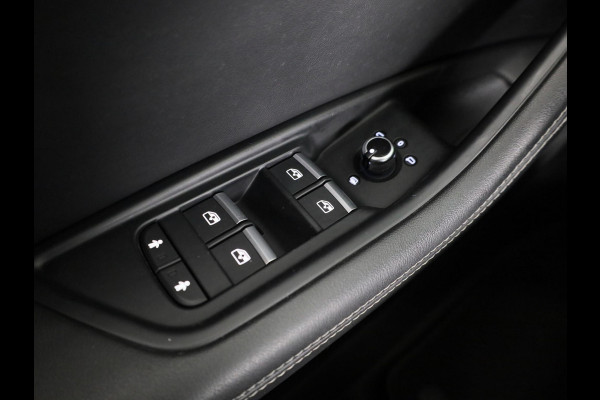 Audi A5 Sportback 40 TFSI Sport S-line black edition 190pk | Panoramadak | Navigatie | Led koplampen | 19 inch lichtmetalen velgen