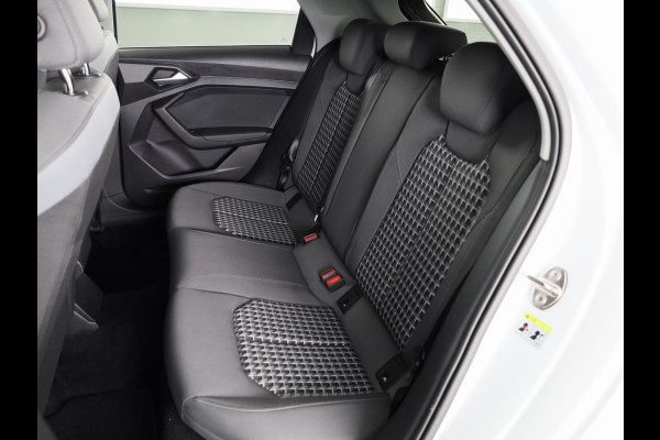 Audi A1 Sportback 30 TFSI Pro Line 110pk | S-line interieur | Climatronic | 17 inch lichtmetalen velgen | Navigatie via App