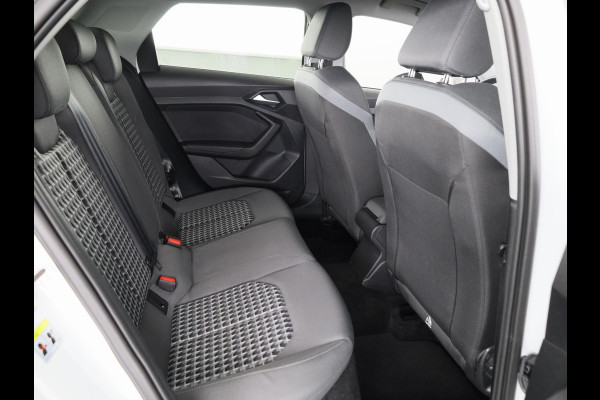Audi A1 Sportback 30 TFSI Pro Line 110pk | S-line interieur | Climatronic | 17 inch lichtmetalen velgen | Navigatie via App