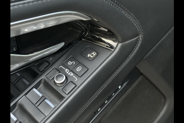 Land Rover Range Rover Evoque 2.0 P200 AWD R-Dynamic Panoramadak Meridian Stoelverw. Virtual Dash Matrix LED