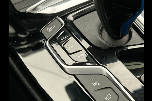 BMW iX3 High Executive 80 kWh | Pano/Dak | Harman/Kardon | Trekhaak | Head/Up | Camera