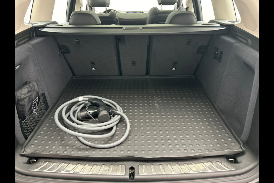 BMW iX3 High Executive 80 kWh | Pano/Dak | Harman/Kardon | Trekhaak | Head/Up | Camera