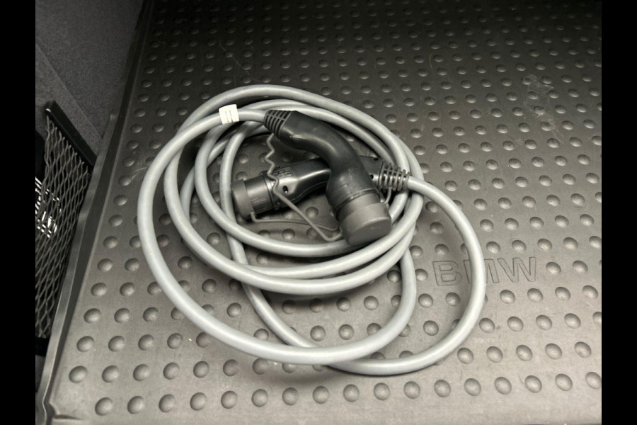 BMW iX3 High Executive 80 kWh | Pano/Dak | Harman/Kardon | Trekhaak | Head/Up | Camera