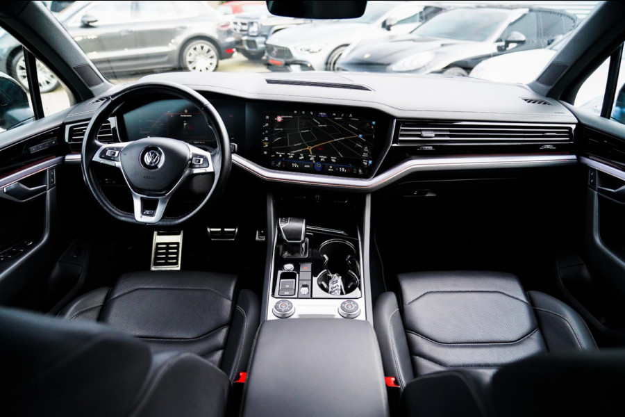 Volkswagen Touareg 3.0 TDI R-Line | 360 cam | Panorama | Massagestoelen | LED | Park assist | Luchtvering | NAP | Stoelventilatie