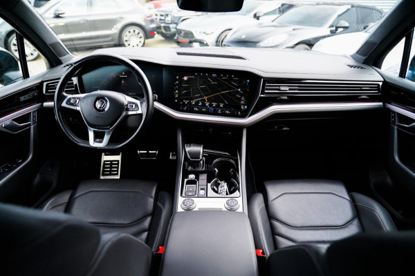 Volkswagen Touareg 3.0 TDI R-Line | 360 cam | Panorama | Massagestoelen | LED | Park assist | Luchtvering | NAP | Stoelventilatie
