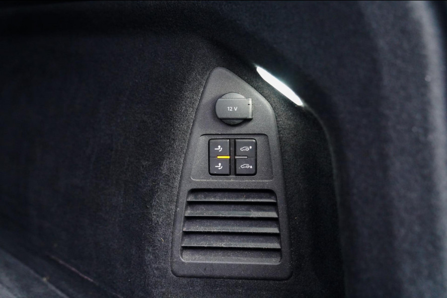 Volkswagen Touareg 3.0 TDI R-Line | 360 cam | Panorama | Massagestoelen | LED | Park assist | Luchtvering | NAP | Stoelventilatie