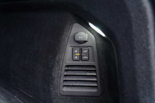 Volkswagen Touareg 3.0 TDI R-Line | 360 cam | Panorama | Massagestoelen | LED | Park assist | Luchtvering | NAP | Stoelventilatie