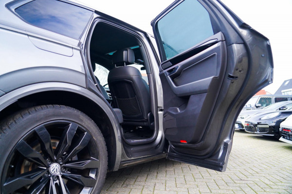 Volkswagen Touareg 3.0 TDI R-Line | 360 cam | Panorama | Massagestoelen | LED | Park assist | Luchtvering | NAP | Stoelventilatie