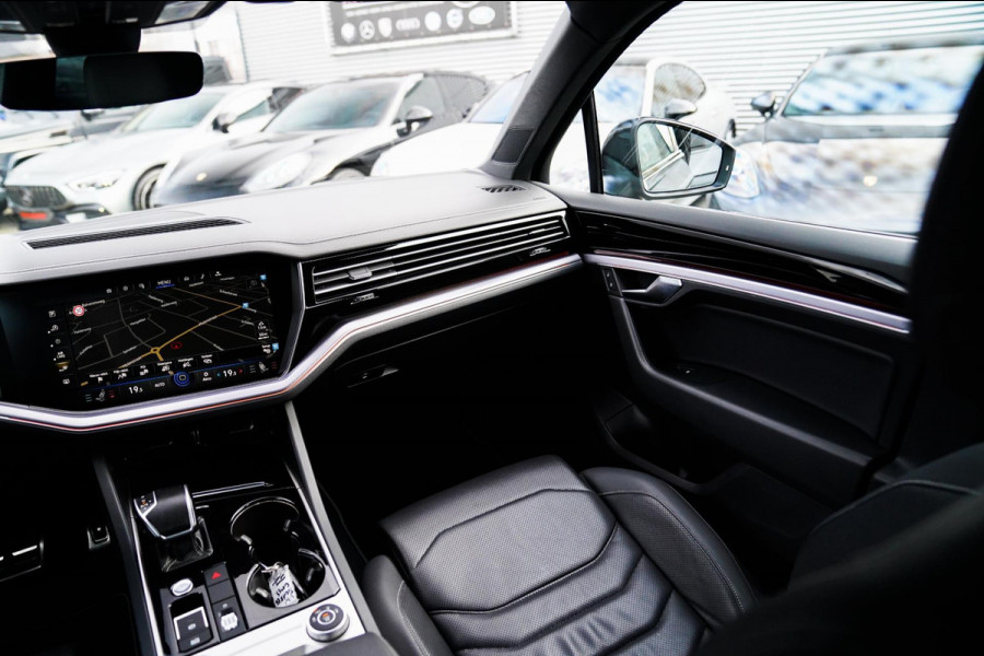 Volkswagen Touareg 3.0 TDI R-Line | 360 cam | Panorama | Massagestoelen | LED | Park assist | Luchtvering | NAP | Stoelventilatie