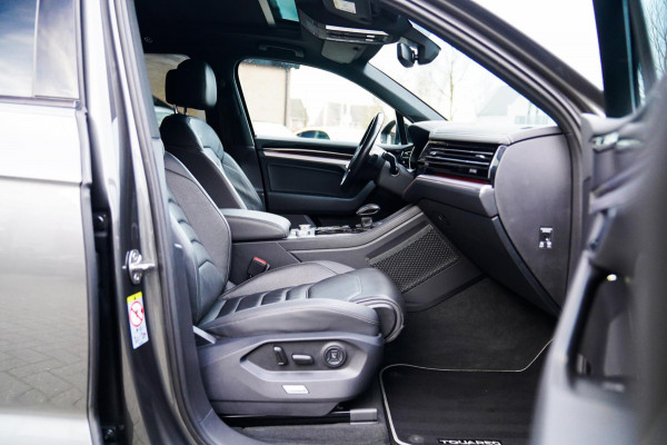 Volkswagen Touareg 3.0 TDI R-Line | 360 cam | Panorama | Massagestoelen | LED | Park assist | Luchtvering | NAP | Stoelventilatie