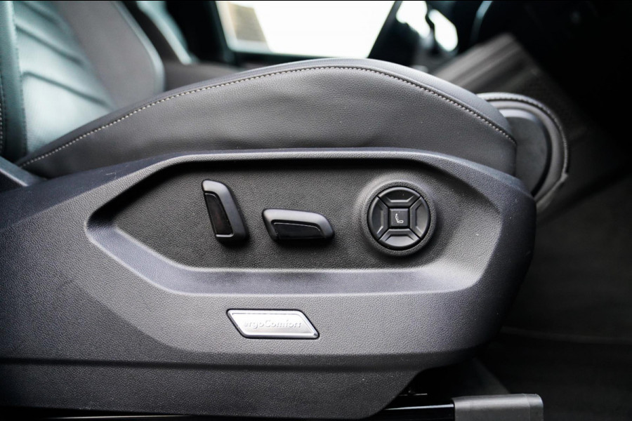 Volkswagen Touareg 3.0 TDI R-Line | 360 cam | Panorama | Massagestoelen | LED | Park assist | Luchtvering | NAP | Stoelventilatie