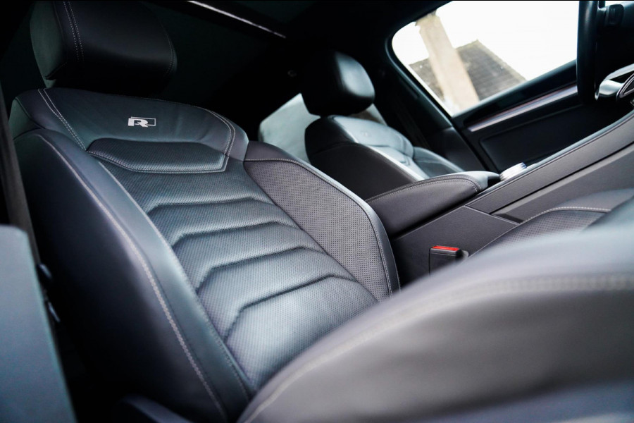 Volkswagen Touareg 3.0 TDI R-Line | 360 cam | Panorama | Massagestoelen | LED | Park assist | Luchtvering | NAP | Stoelventilatie